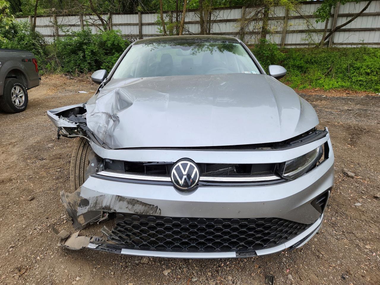 2026 Volkswagen Jetta VIN 3VW7W7BU8TM050052 photo 5
