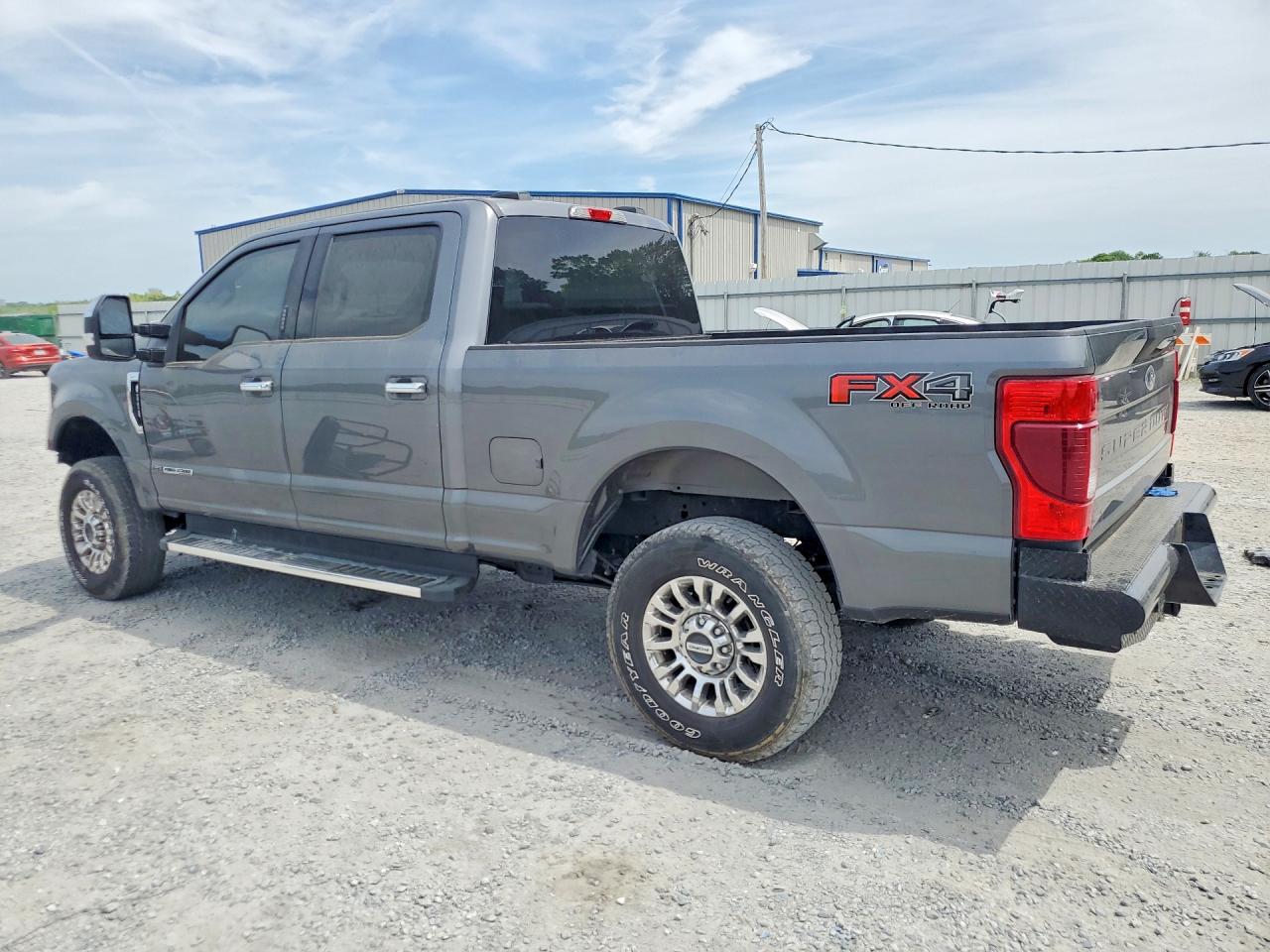 2022 Ford F250 VIN 1FT8W2BT1NEF96282 photo 2