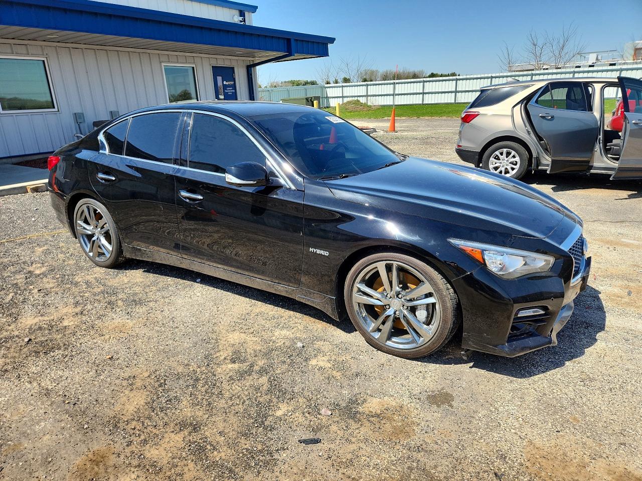 2015 Infiniti Q50 Hybrid Premium VIN JN1AV7AP6FM790595 photo 4