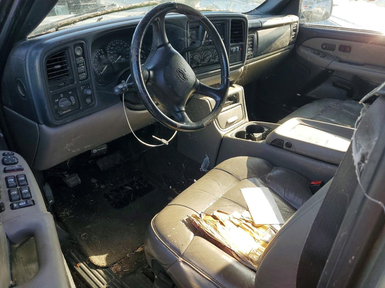 2002 Chevrolet Suburban VIN 1GNFK16T12J211370 photo 8