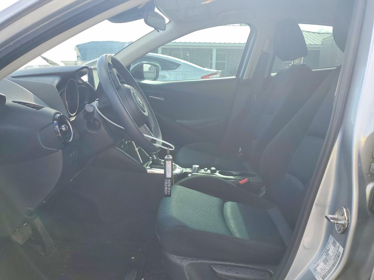 2019 Toyota Yaris VIN 3MYDLBYV7KY521733 photo 7