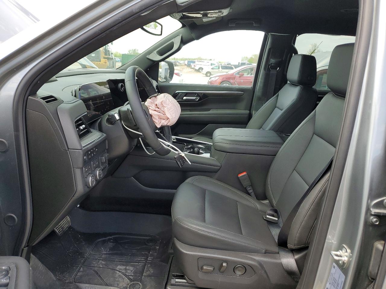 2026 Chevrolet Tahoe VIN 1GNS6NKD1TR121633 photo 7
