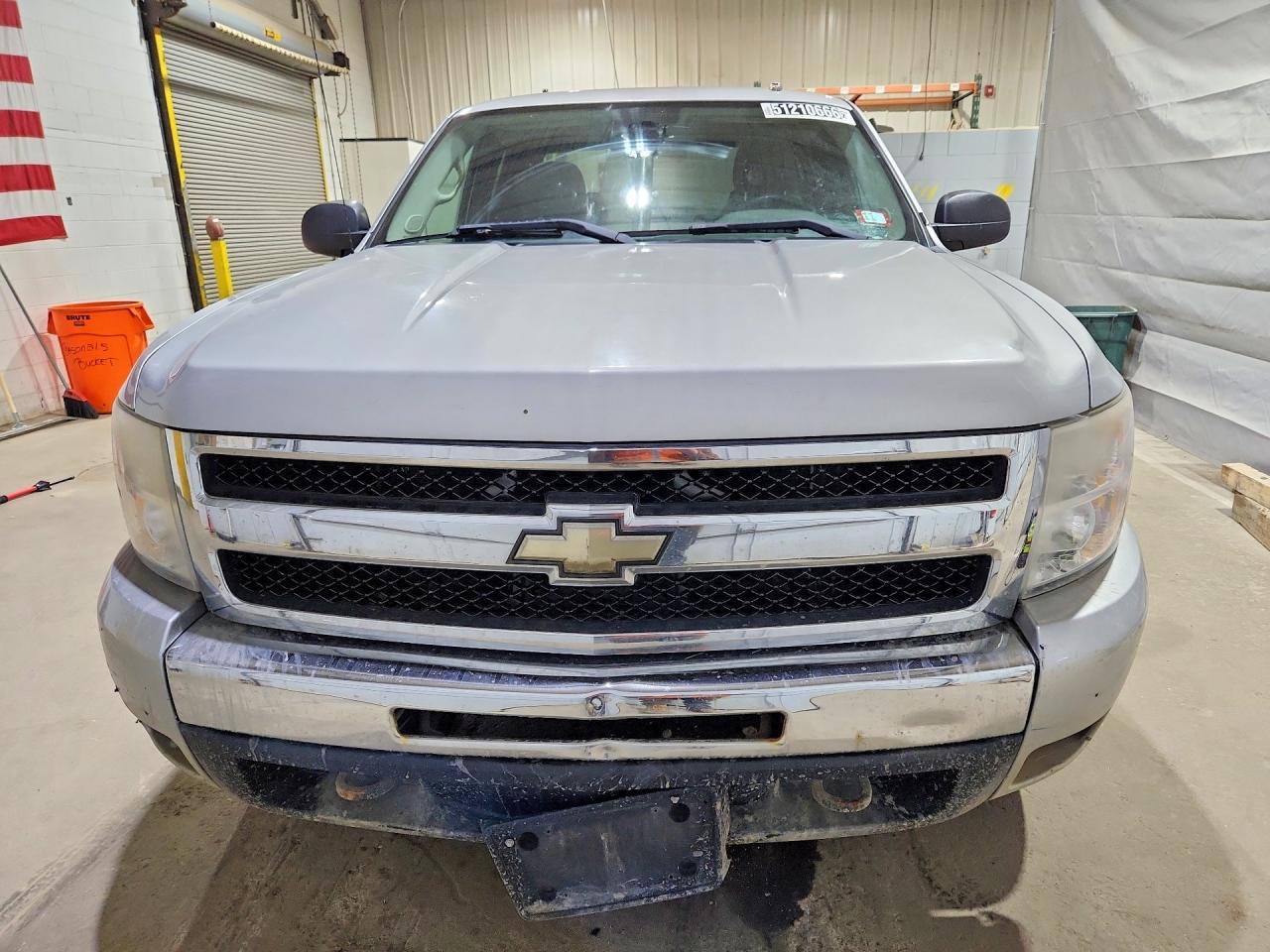 2010 Chevrolet All models VIN 1GCSKSE3XAZ264213 photo 5