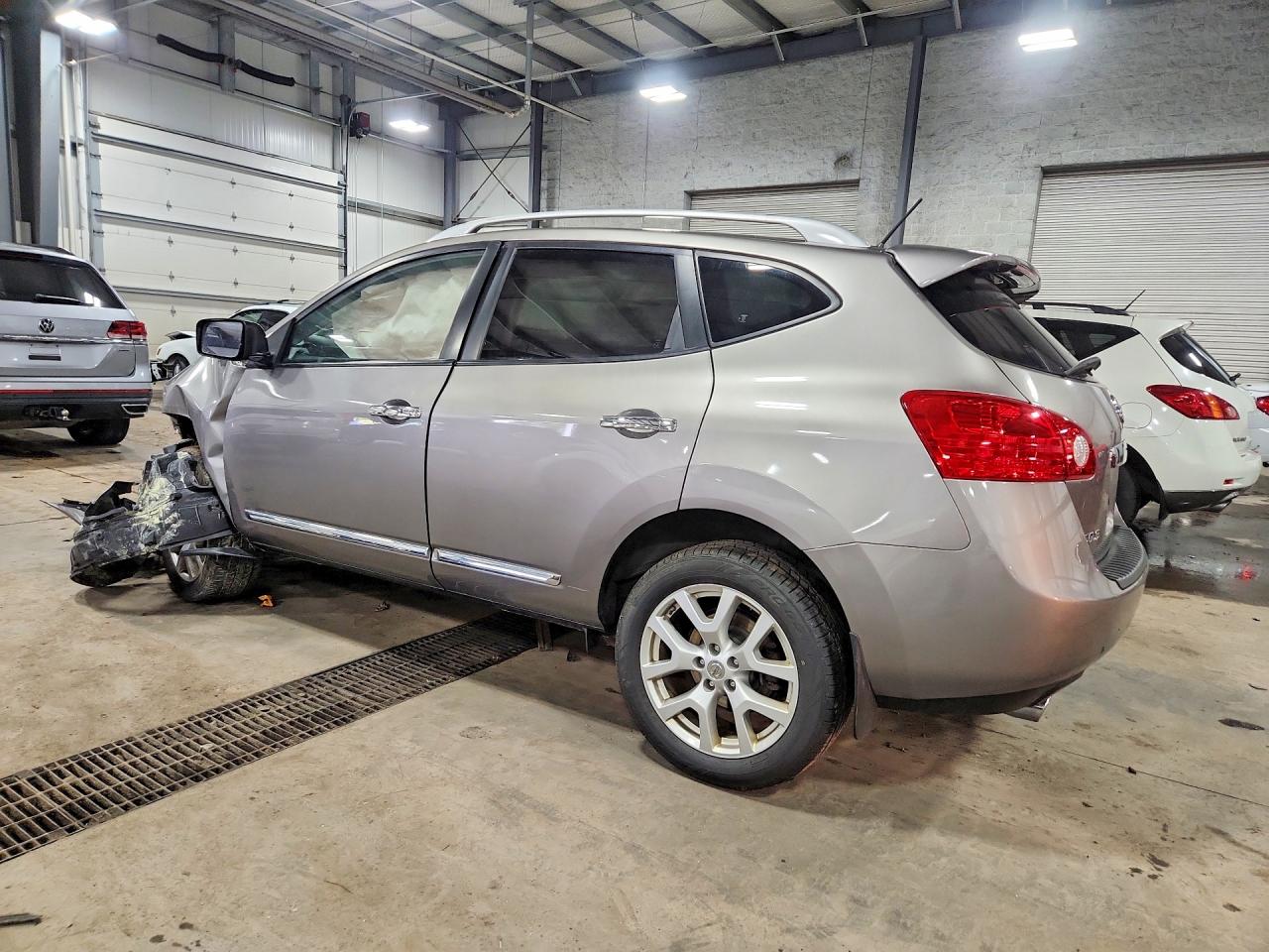 2013 NISSAN Rogue VIN JN8AS5MV1DW607582 photo 2