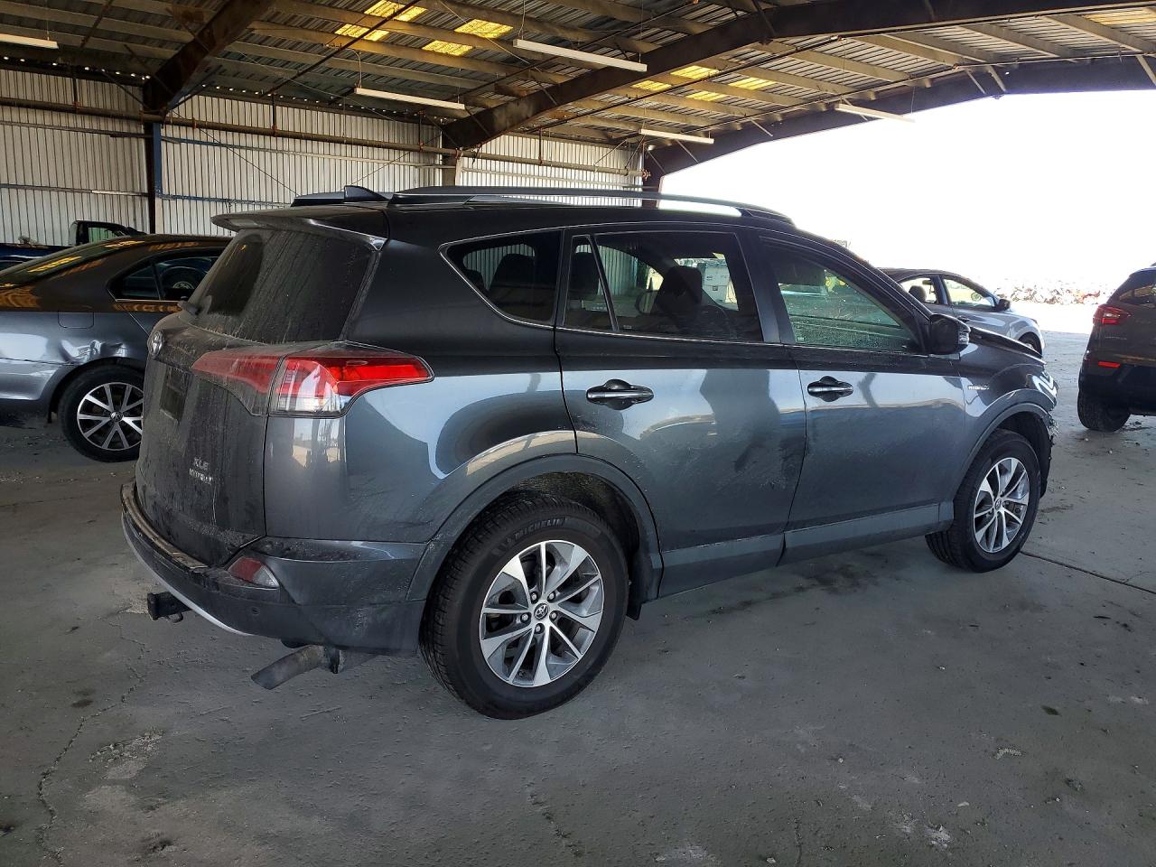 2017 Toyota Rav4 VIN JTMRJREV9HD108778 photo 3