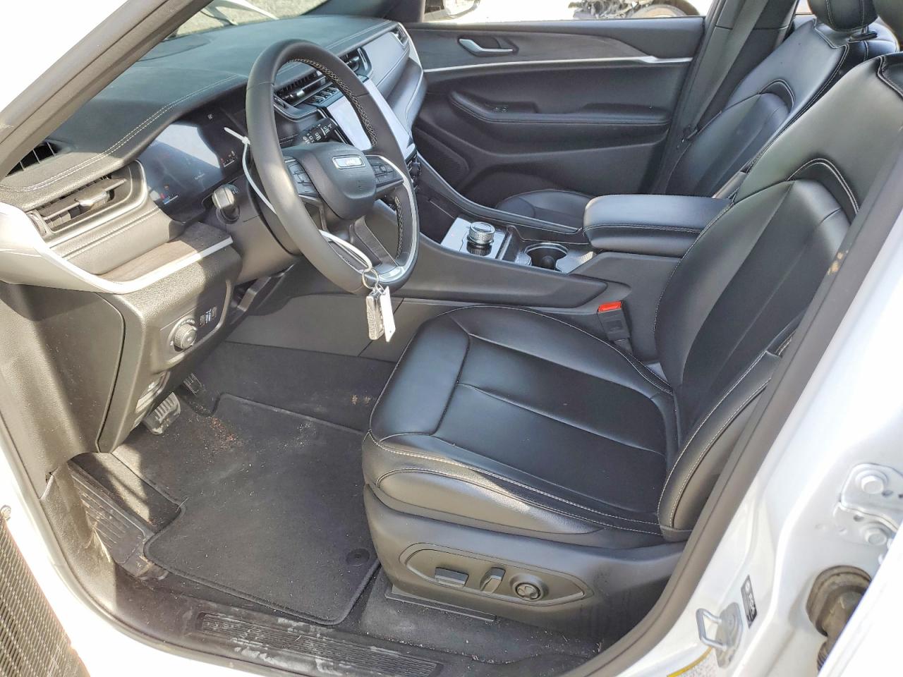 2025 Jeep Cherokee VIN 1C4RJGBG8SC287371 photo 7