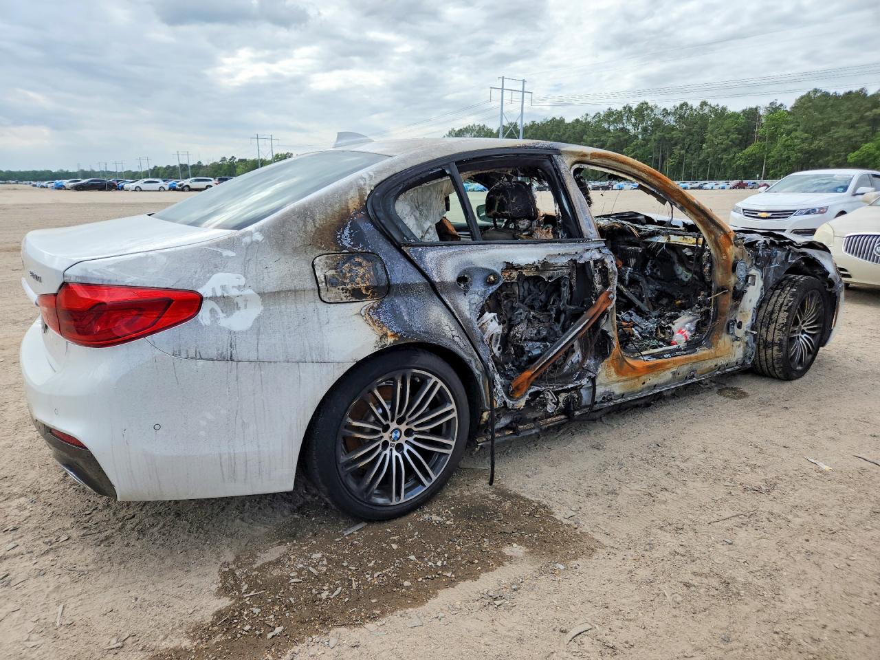 2019 BMW 5 series VIN WBAJA5C52KWW38415 photo 3