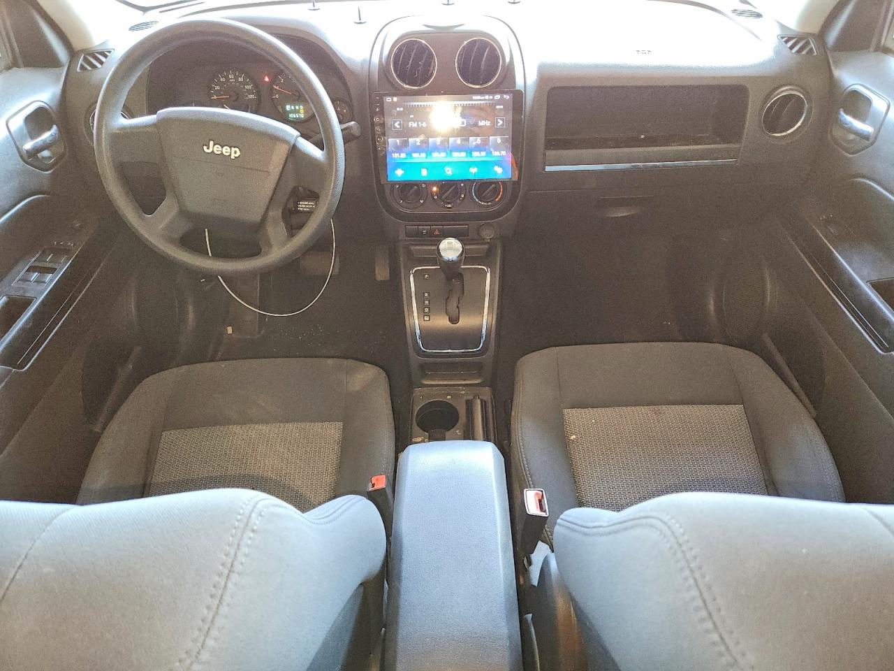 2009 Jeep Patriot VIN 1J4FF28B69D249591 photo 8