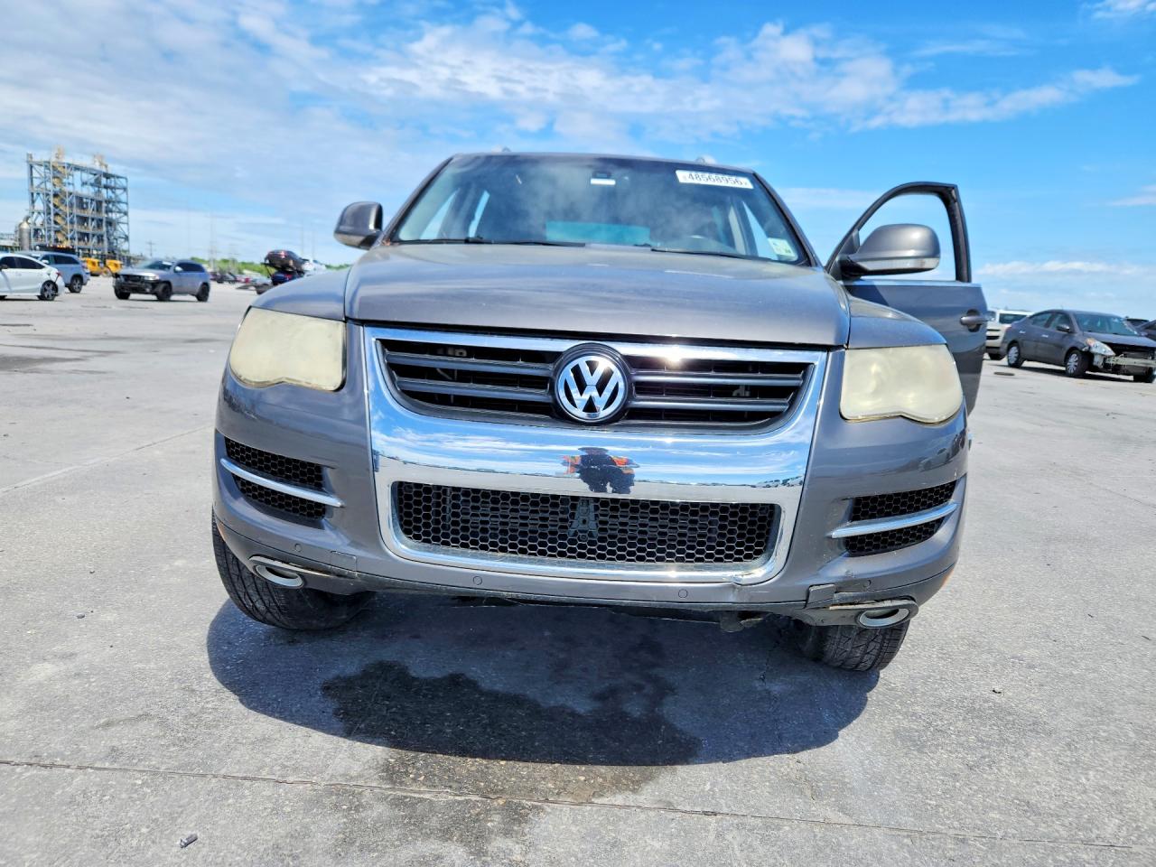2010 Volkswagen Touareg VIN WVGBF7A95AD002040 photo 5