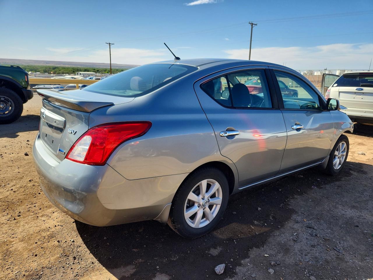 2014 Versa VIN 3N1CN7AP7EL820351 photo 3