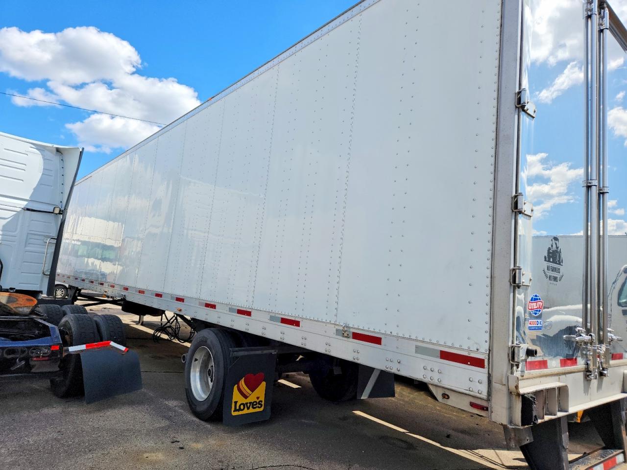 2021 UTILITY All models VIN 1UYVS2534M7069125 photo 3
