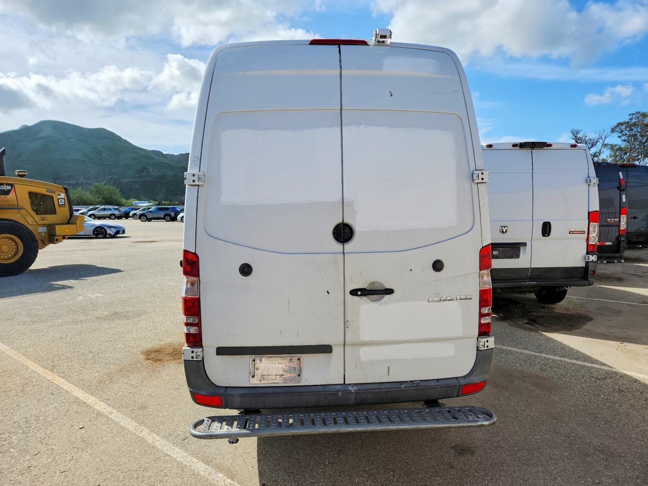 2015 Mercedes-Benz Sprinter VIN WD3PE8DB9FP135871 photo 6