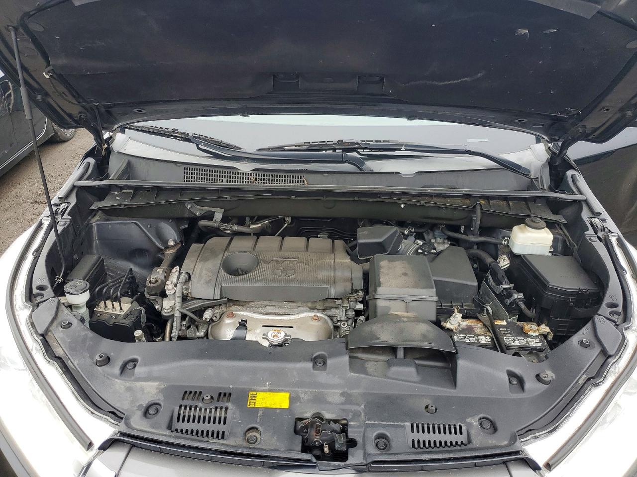 2019 Toyota Highlander VIN 5TDZARFH8KS049470 photo 12
