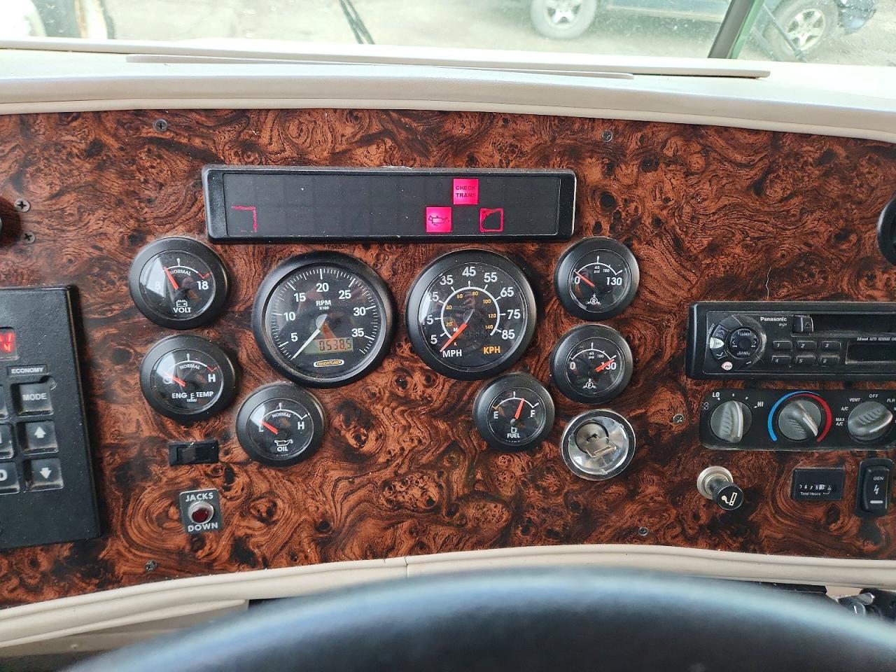 2000 FREIGHTLINER All other VIN 4UZ6XJCAXXCB97301 photo 8