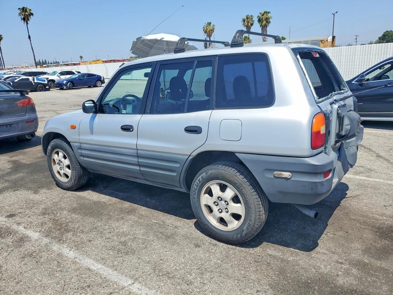 1997 Toyota Rav4 VIN JT3GP10VXV7019668 photo 2