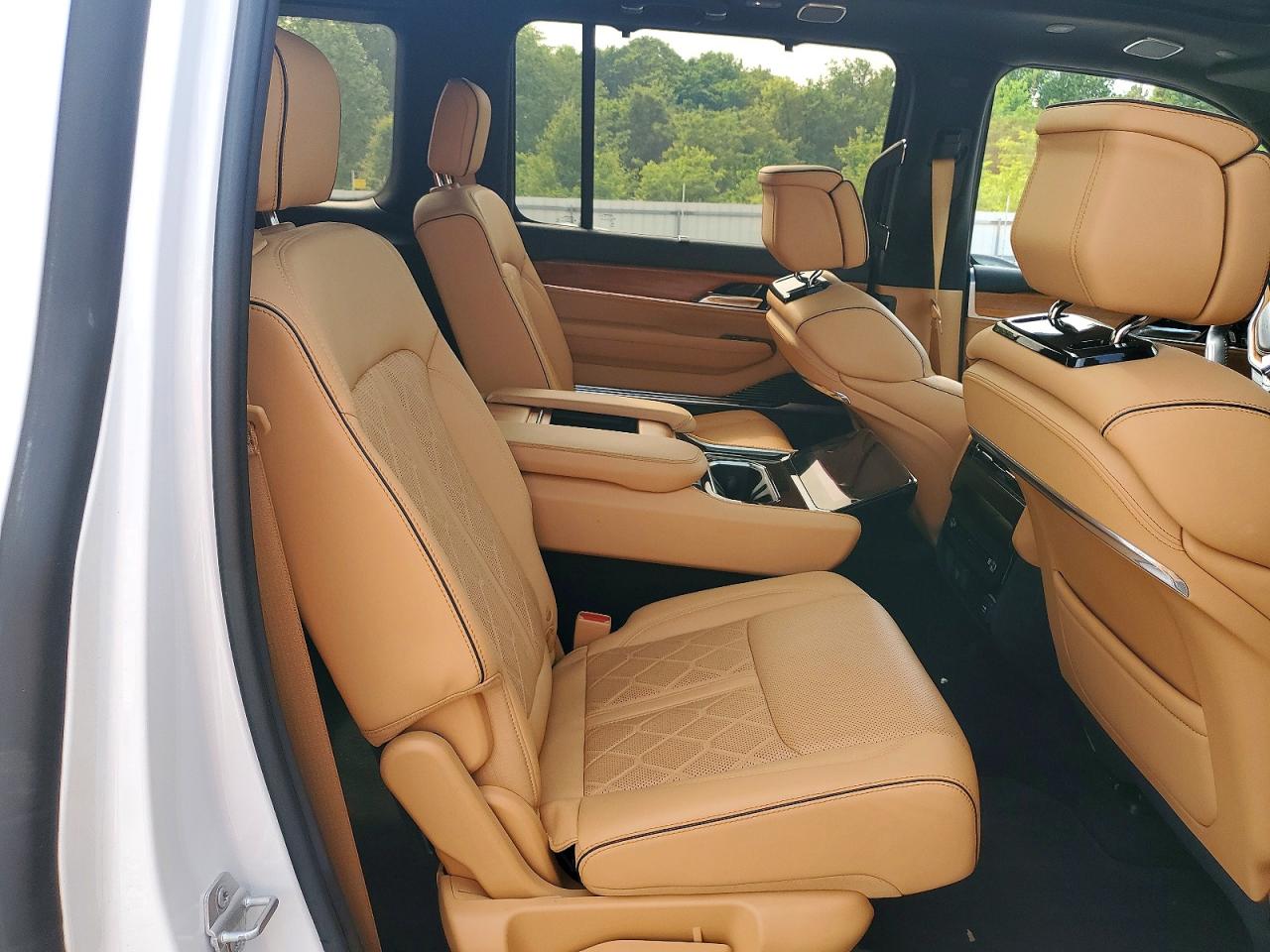 2022 Jeep Grand wago VIN 1C4SJVGJ4NS118405 photo 11
