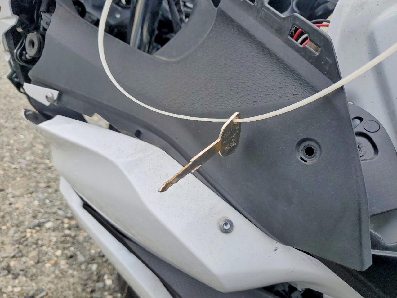2017 Kawasaki Ex VIN JKAEXEJ16HDA01645 photo 8