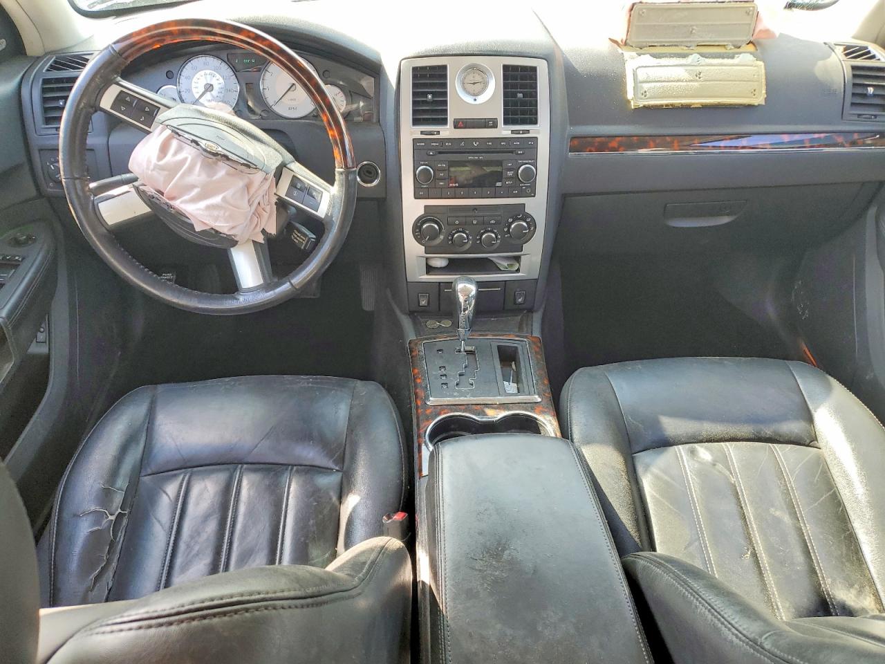 2008 Chrysler 300 VIN 2C3KA63H18H140614 photo 8