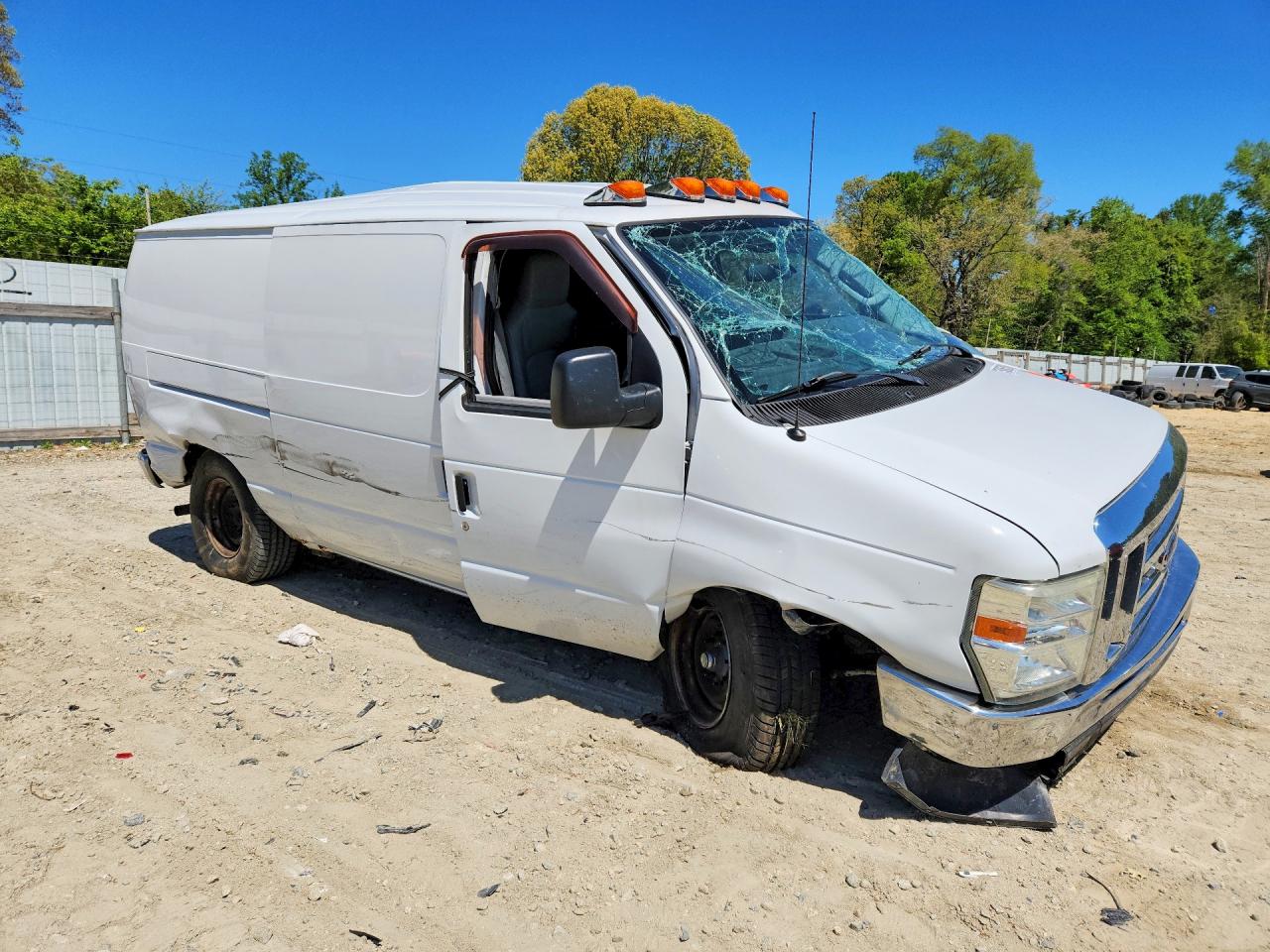 2011 Ford Econoline VIN 1FTNE2EW3BDB00881 photo 4