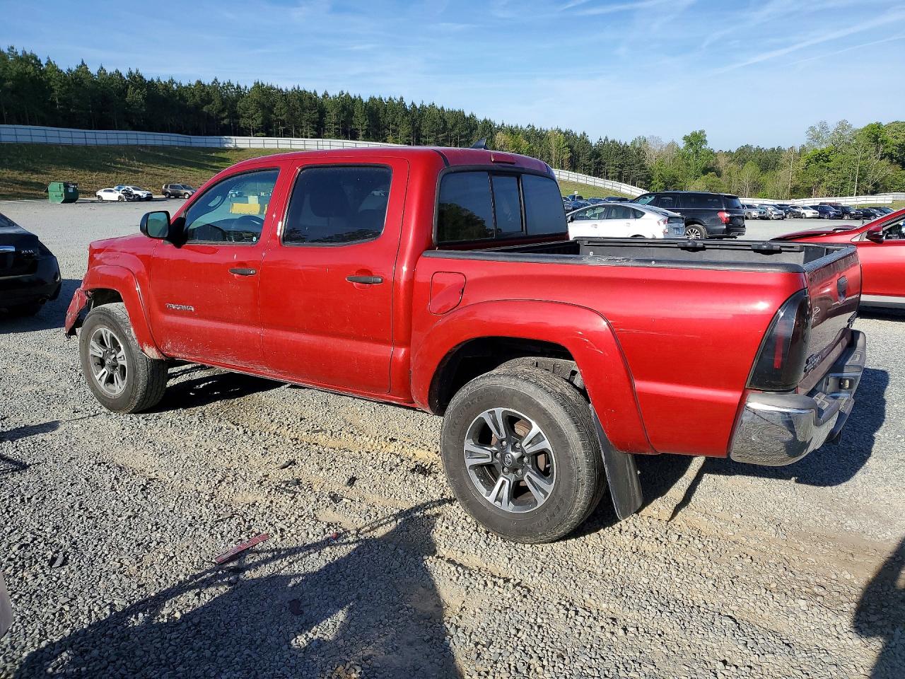 2015 Toyota Tacoma VIN 5TFJU4GNXFX085690 photo 2