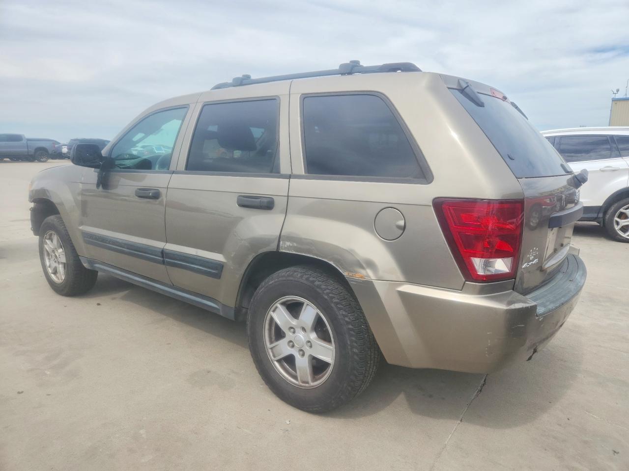 2005 Jeep Grand cher VIN 1J4GR48K05C501908 photo 2