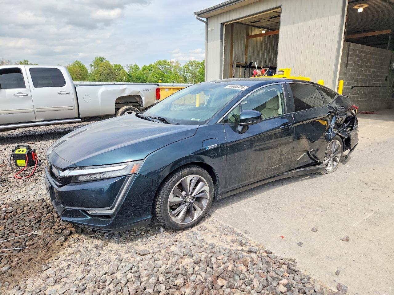 2018 Honda Clarity VIN JHMZC5F37JC010830 photo 1