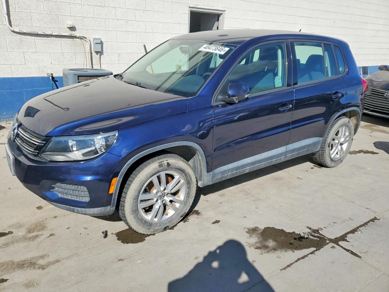 2012 Volkswagen Tiguan VIN WVGAV7AX1CW551464 photo 1