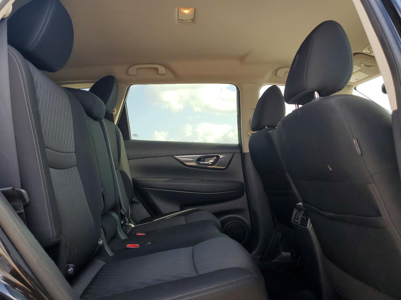2018 Rogue VIN KNMAT2MT4JP501977 photo 11