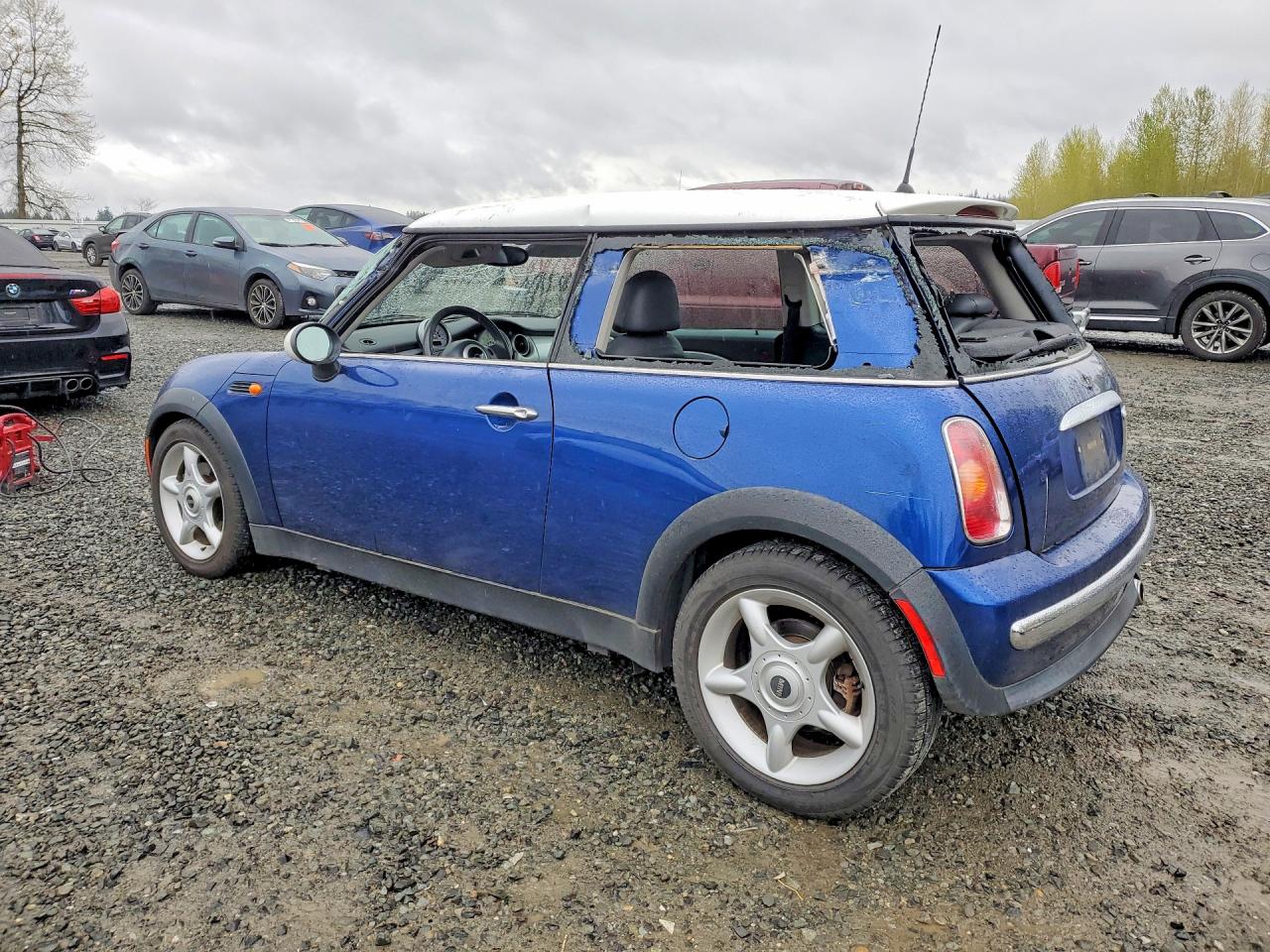 2002 MINI Cooper VIN WMWRC33462TC32585 photo 2