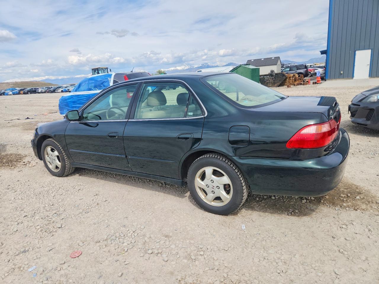 2000 Honda Accord VIN JHMCG5664YC009195 photo 2