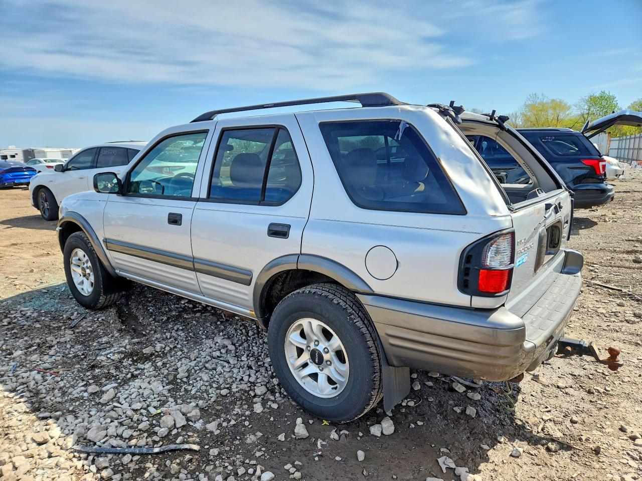 2003 ISUZU Rodeo VIN 4S2DM58W734312863 photo 2