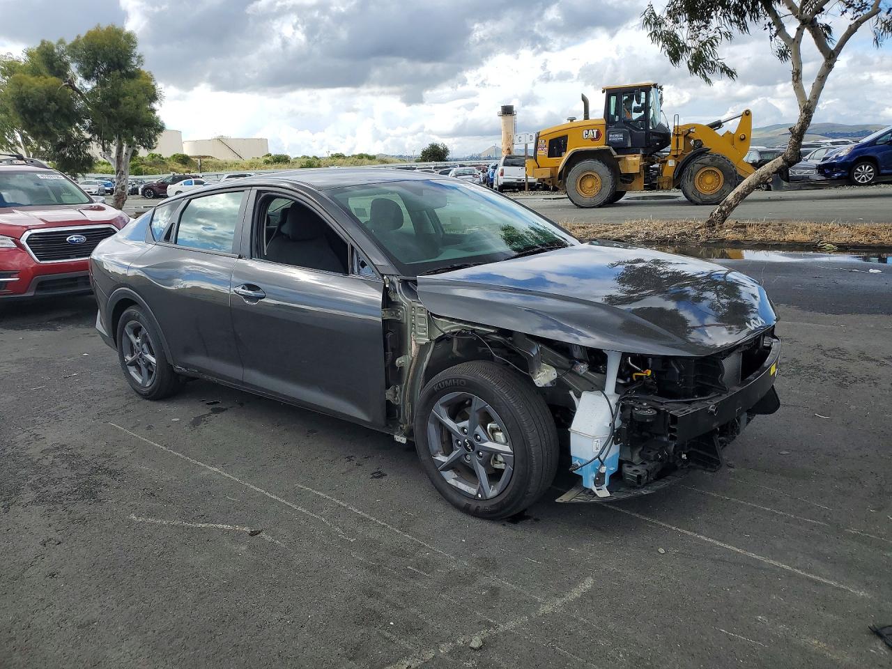 2025 Kia All other VIN 3KPFT4DE9SE145692 photo 4