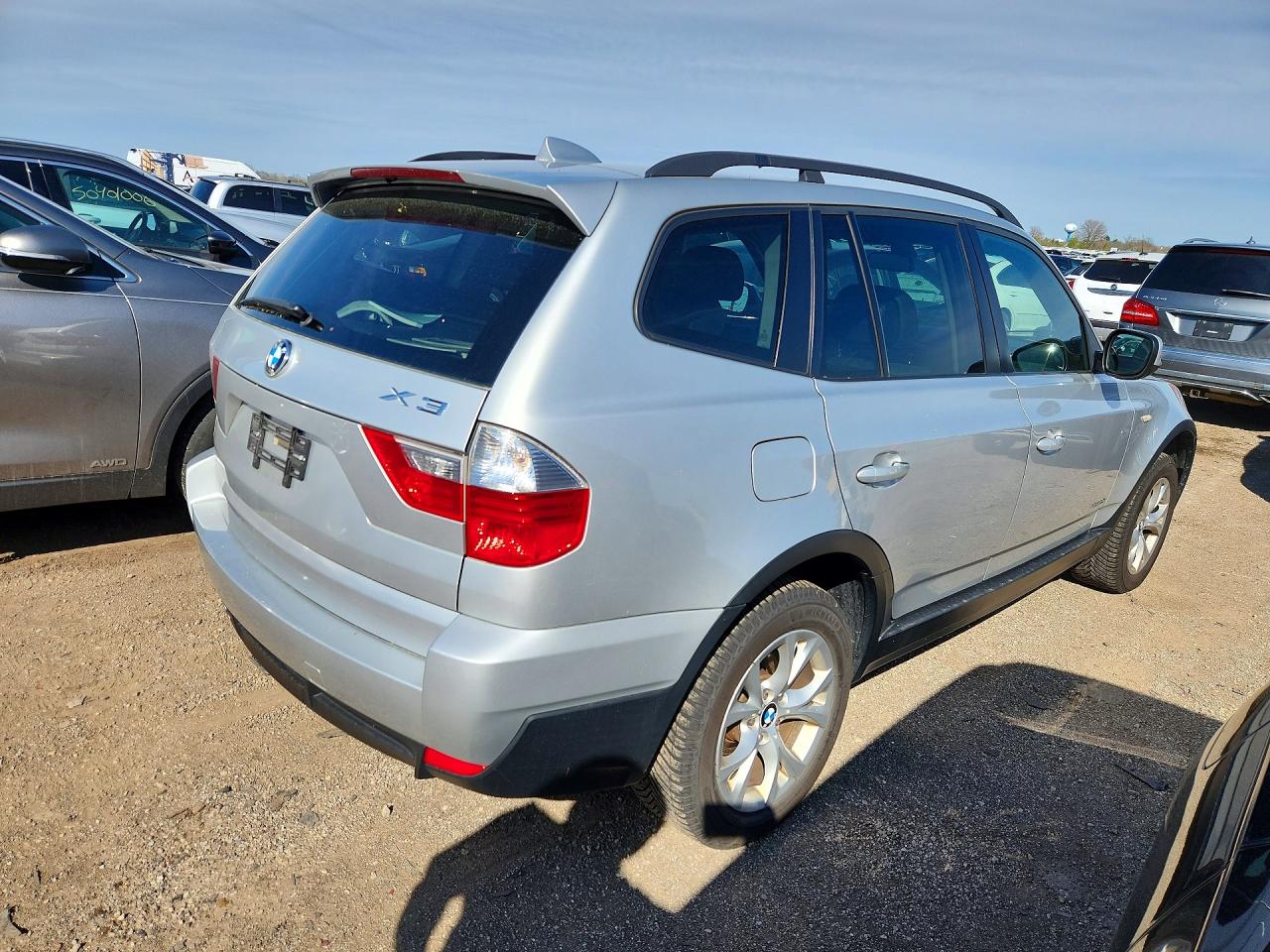 2010 BMW X3 VIN WBXPC9C48AWJ32109 photo 3