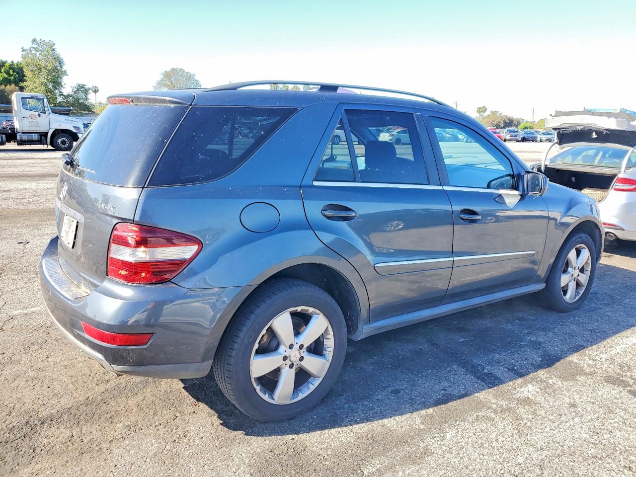 2010 Mercedes-Benz M-class VIN 4JGBB8GB5AA543151 photo 3