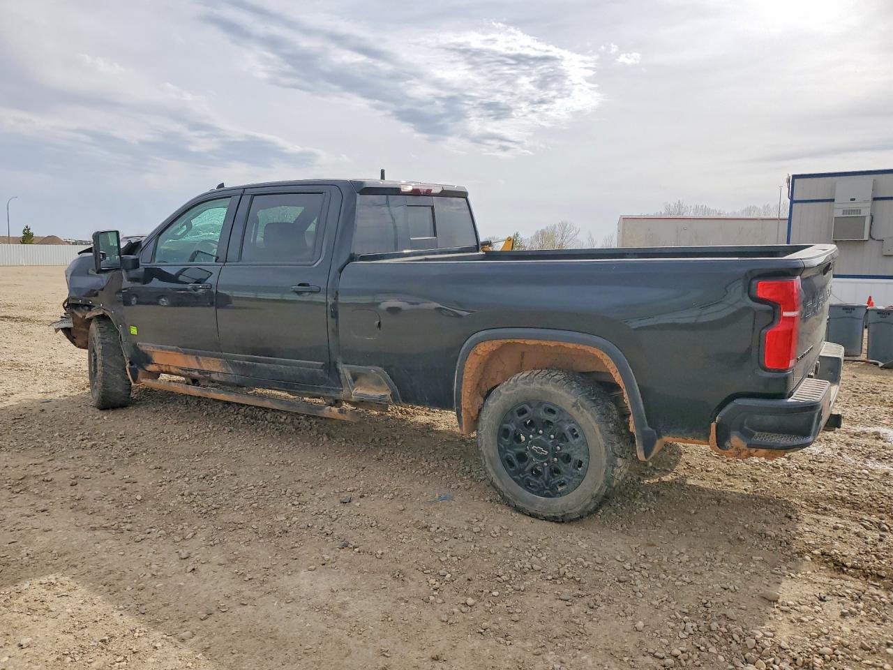 2024 Chevrolet Silverado VIN 1GC4YVEY3RF405379 photo 2