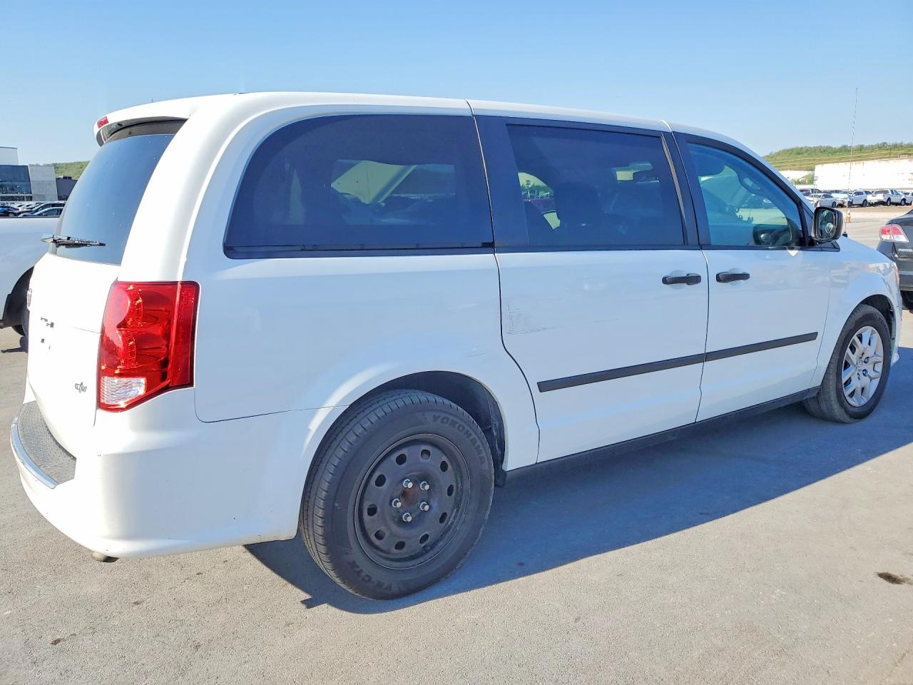 2015 Ram Tradesman VIN 2C4JRGAG4FR679767 photo 3