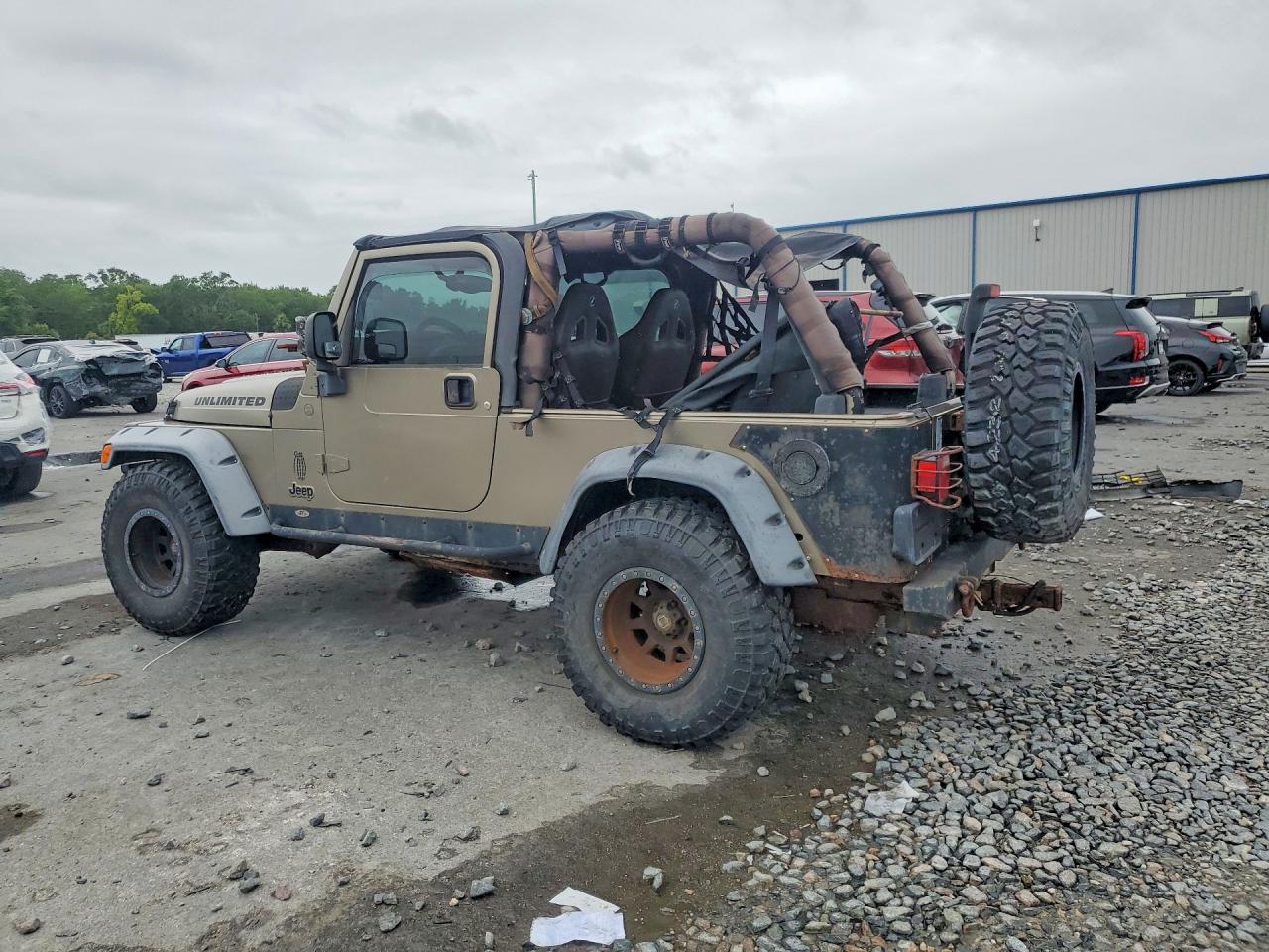 2004 Jeep Wrangler / VIN 1J4FA49S04P759354 photo 2