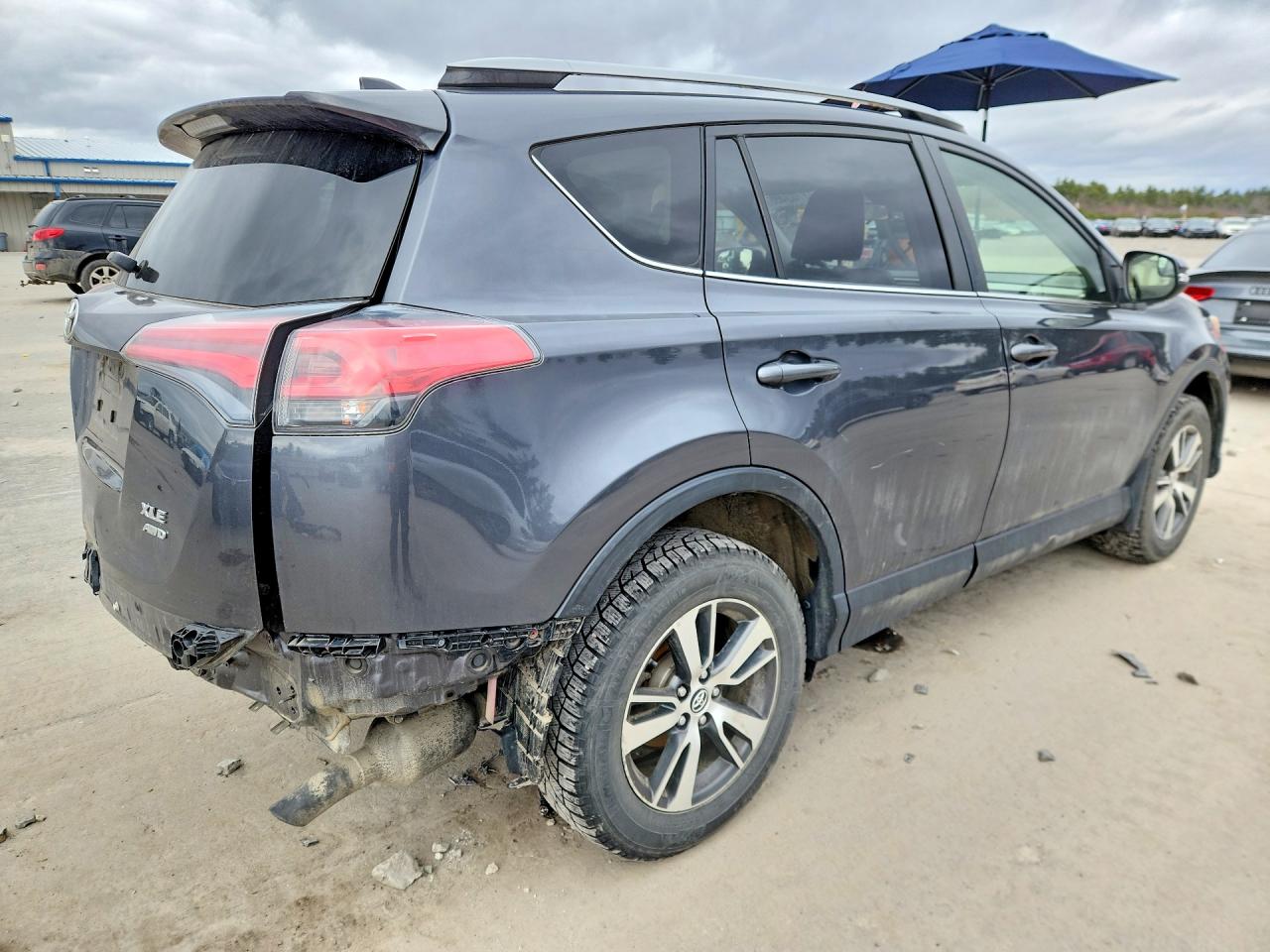 2017 Toyota Rav4 VIN JTMRFREV1HD206009 photo 3