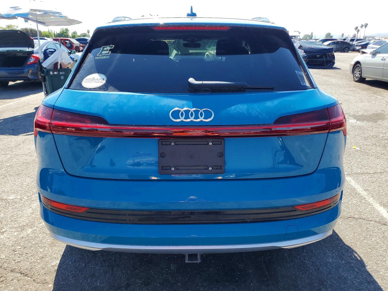 2019 Audi E-tron VIN WA1LAAGE9KB011727 photo 6
