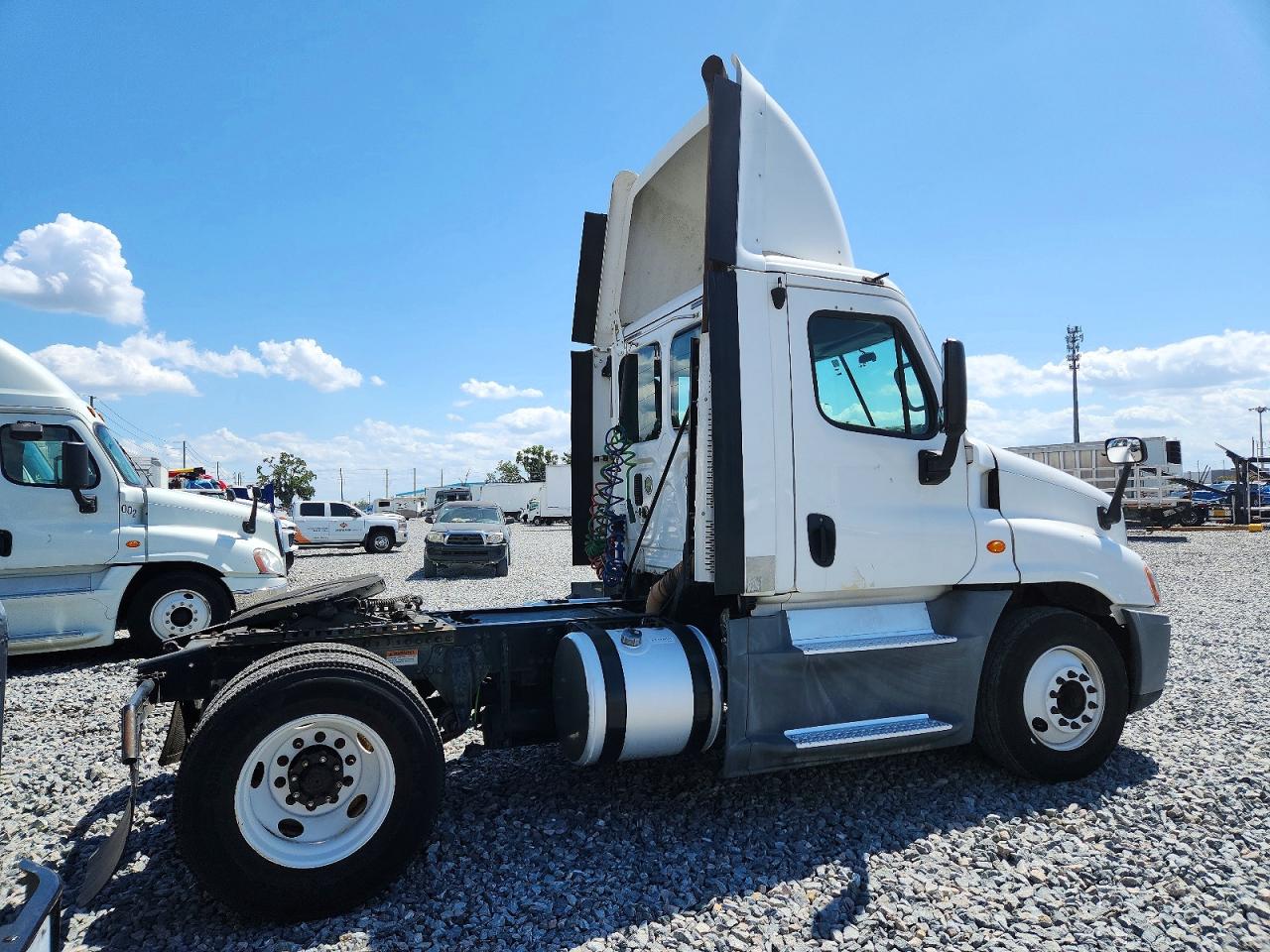 2016 FREIGHTLINER All other VIN 1FUBGEDV6GLHC5660 photo 4