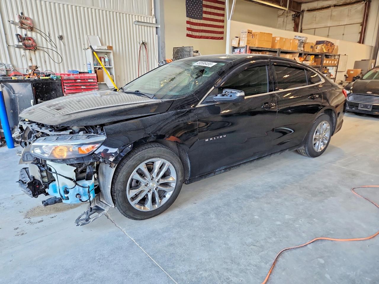 2018 Chevrolet Malibu VIN 1G1ZD5ST1JF226989 photo 1