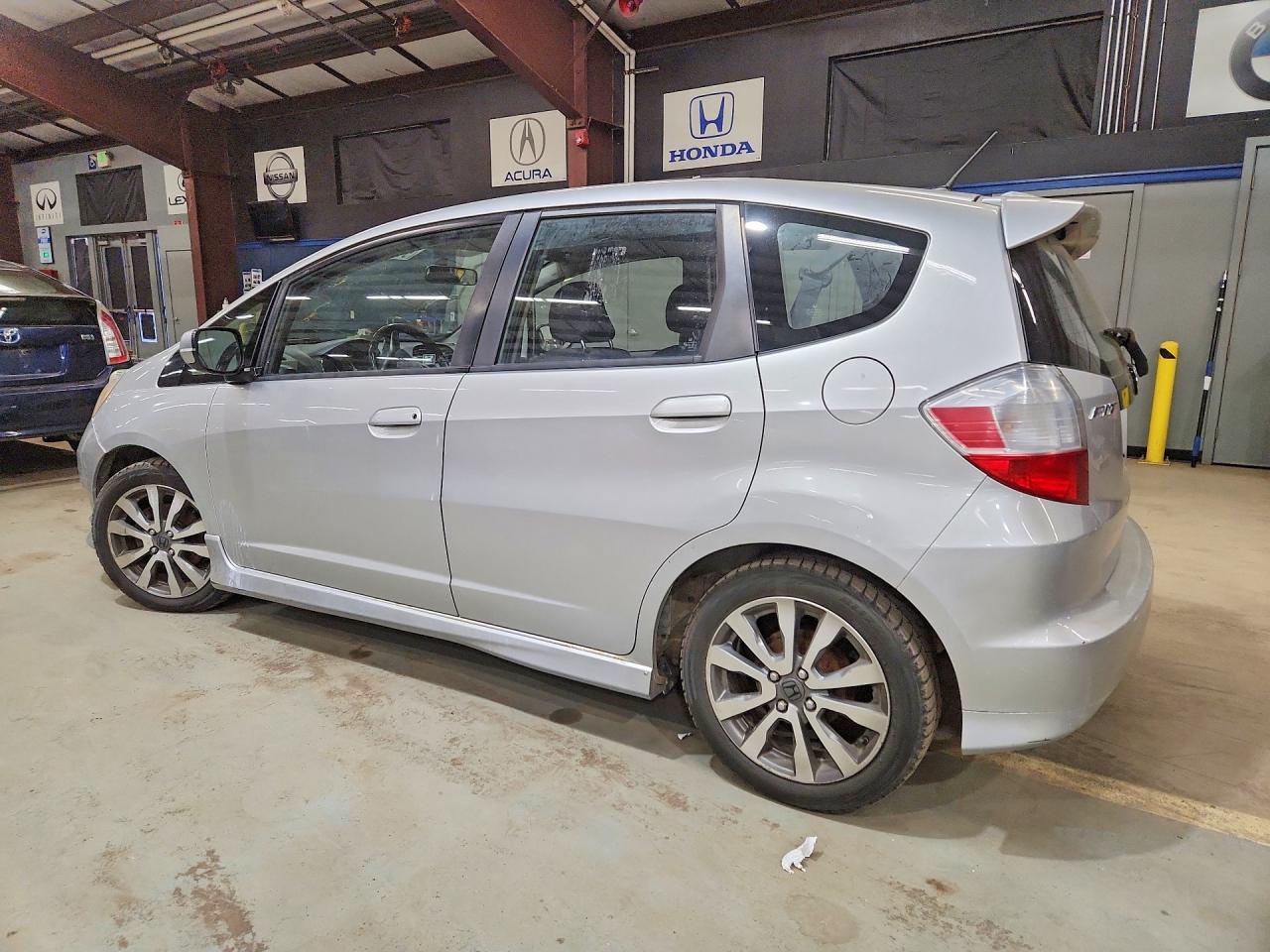 2012 Honda Fit VIN JHMGE8H50CC001486 photo 2