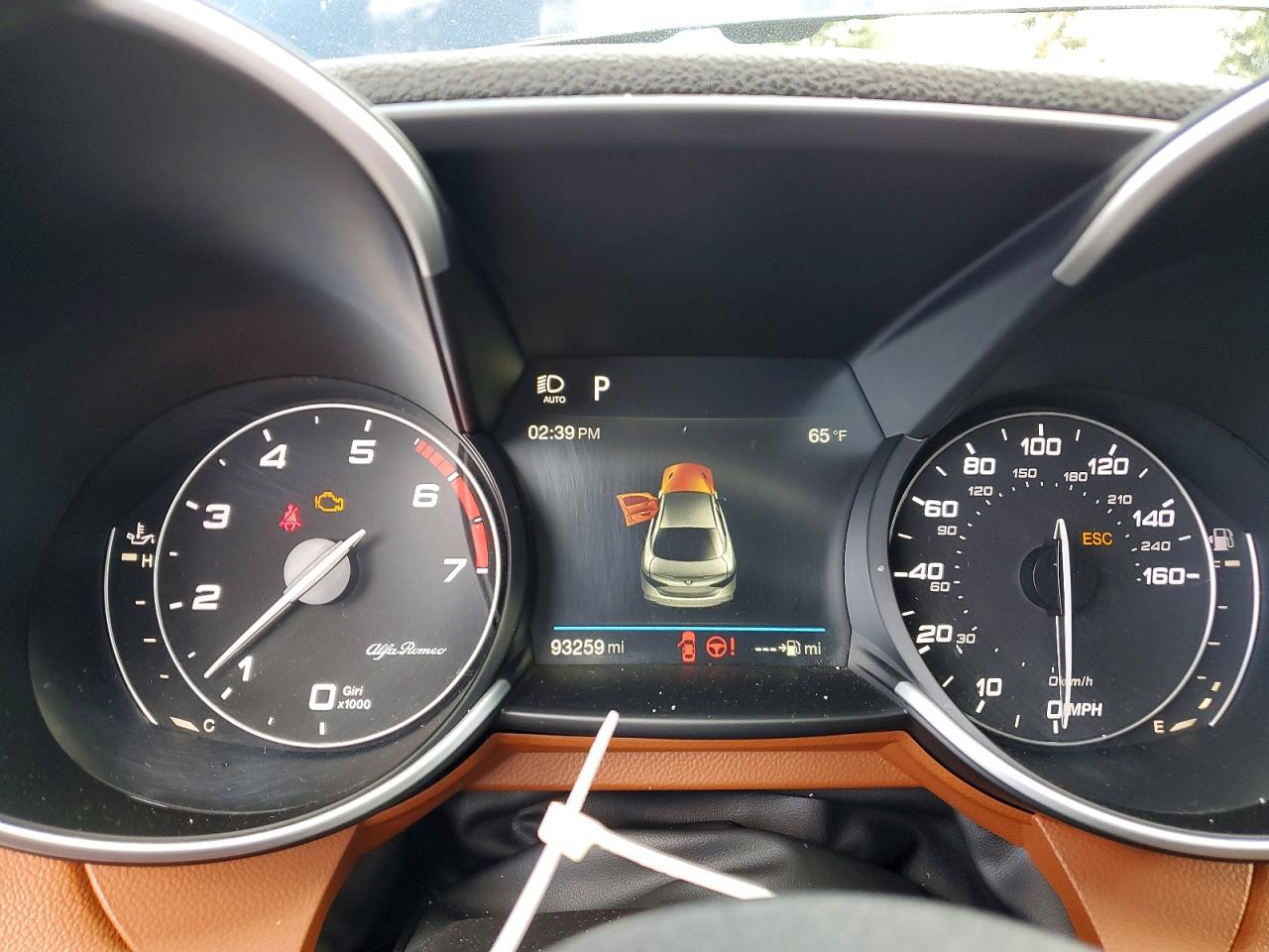 2018 ALFA Giulia VIN ZARFAEDN7J7576337 photo 9