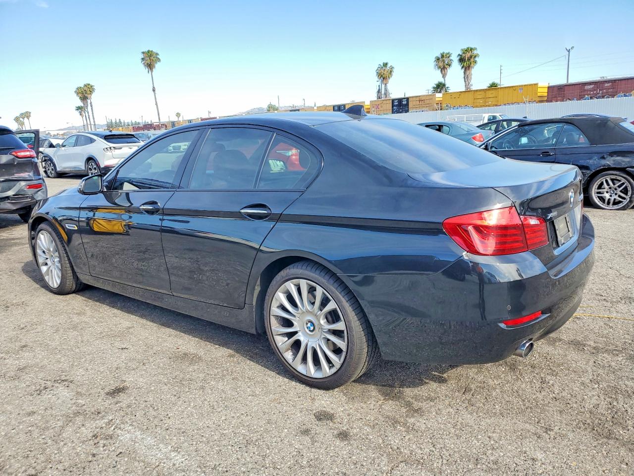 2016 BMW 5 series VIN WBA5B3C56GG256814 photo 2