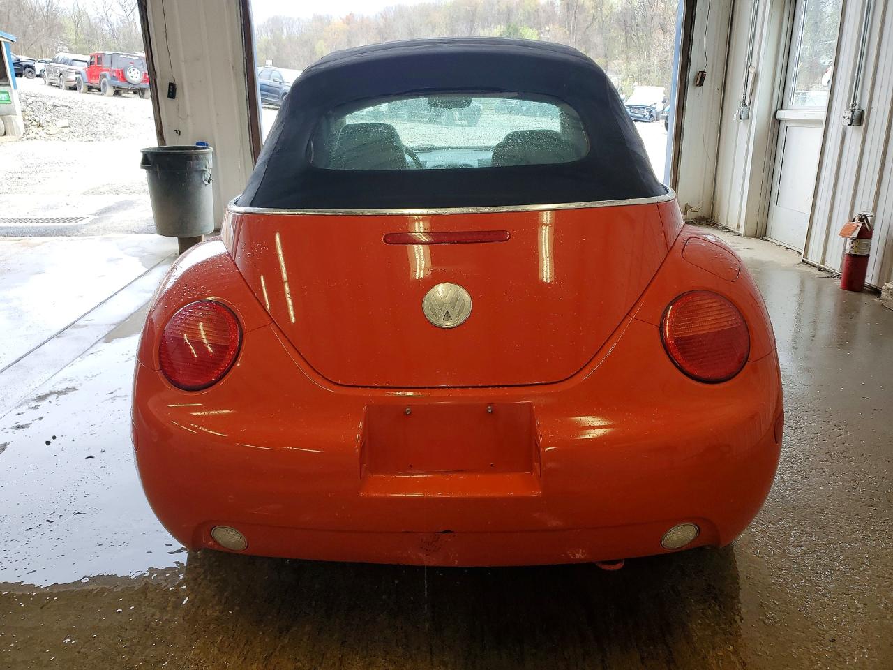 2003 VOLKSWAGEN Beetle VIN 3VWCK21Y43M318077 photo 6