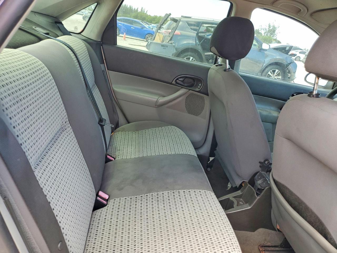 2007 Ford Focus VIN 1FAHP34N57W341817 photo 10
