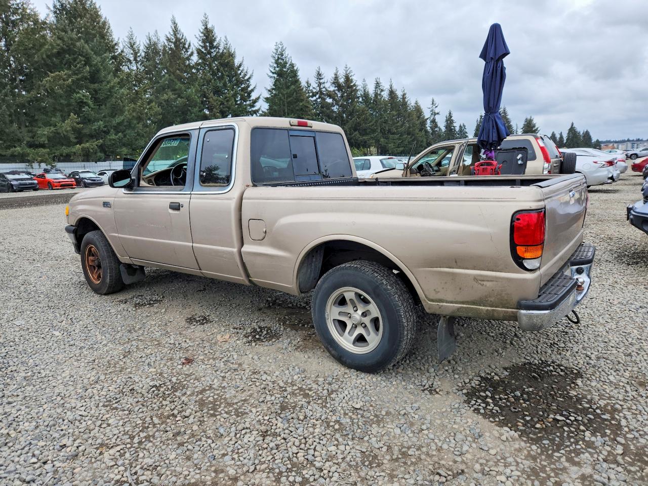 1998 Mazda B3000 VIN 4F4YR16U3WTM05681 photo 2