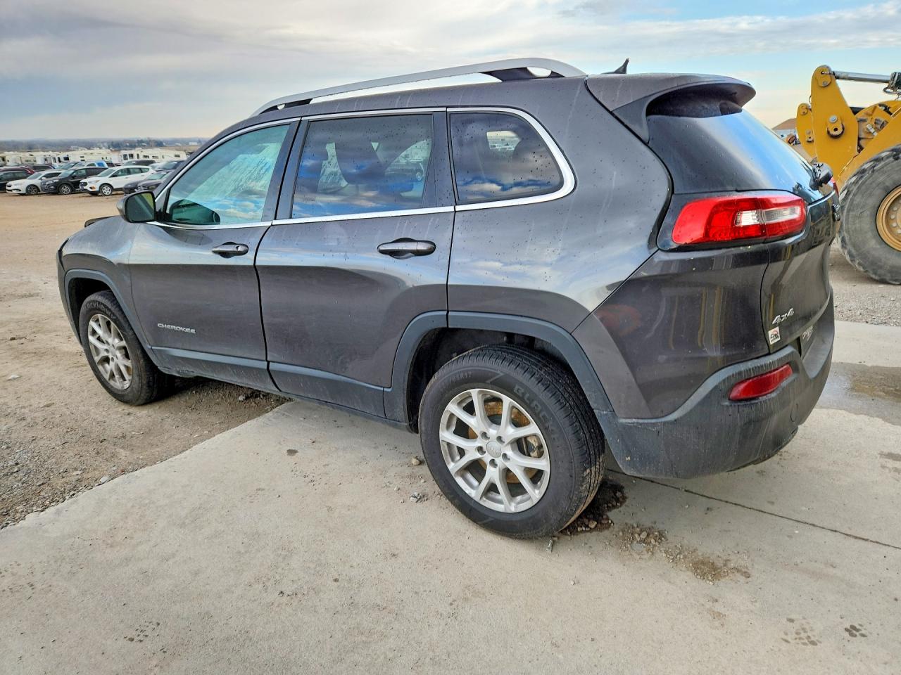 2015 Jeep Cherokee l VIN 1C4PJMCB1FW641115 photo 2
