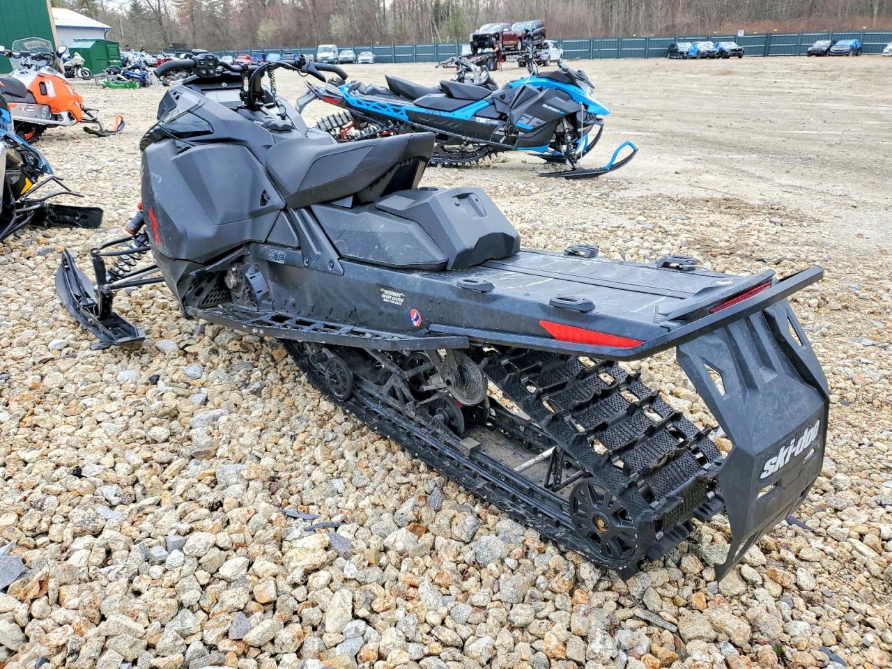 2025 SKIDOO Xrs renega VIN 2BPSUYS38SV000007 photo 3