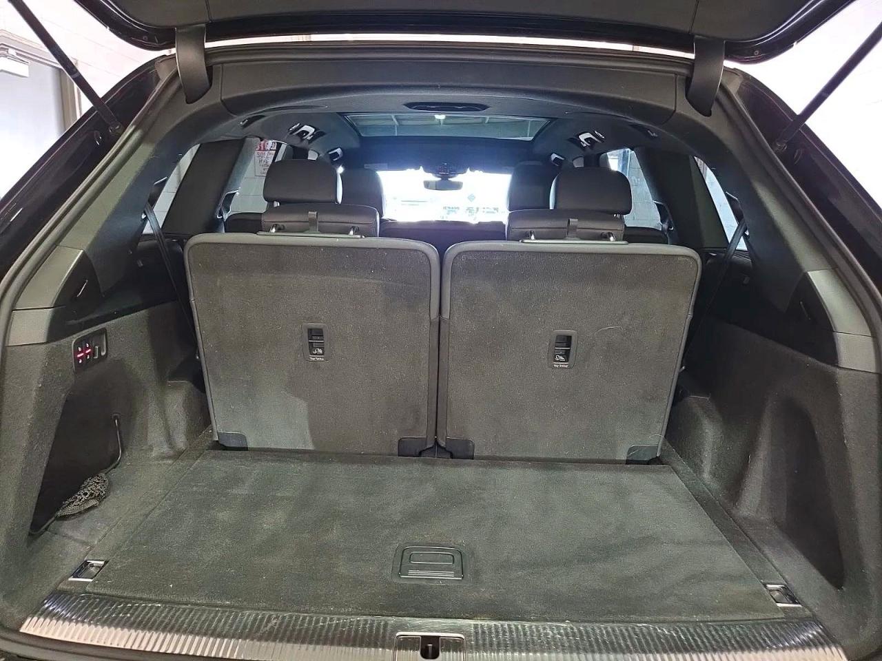 2020 Audi Q7 VIN WA1LXAF74LD002277 photo 12
